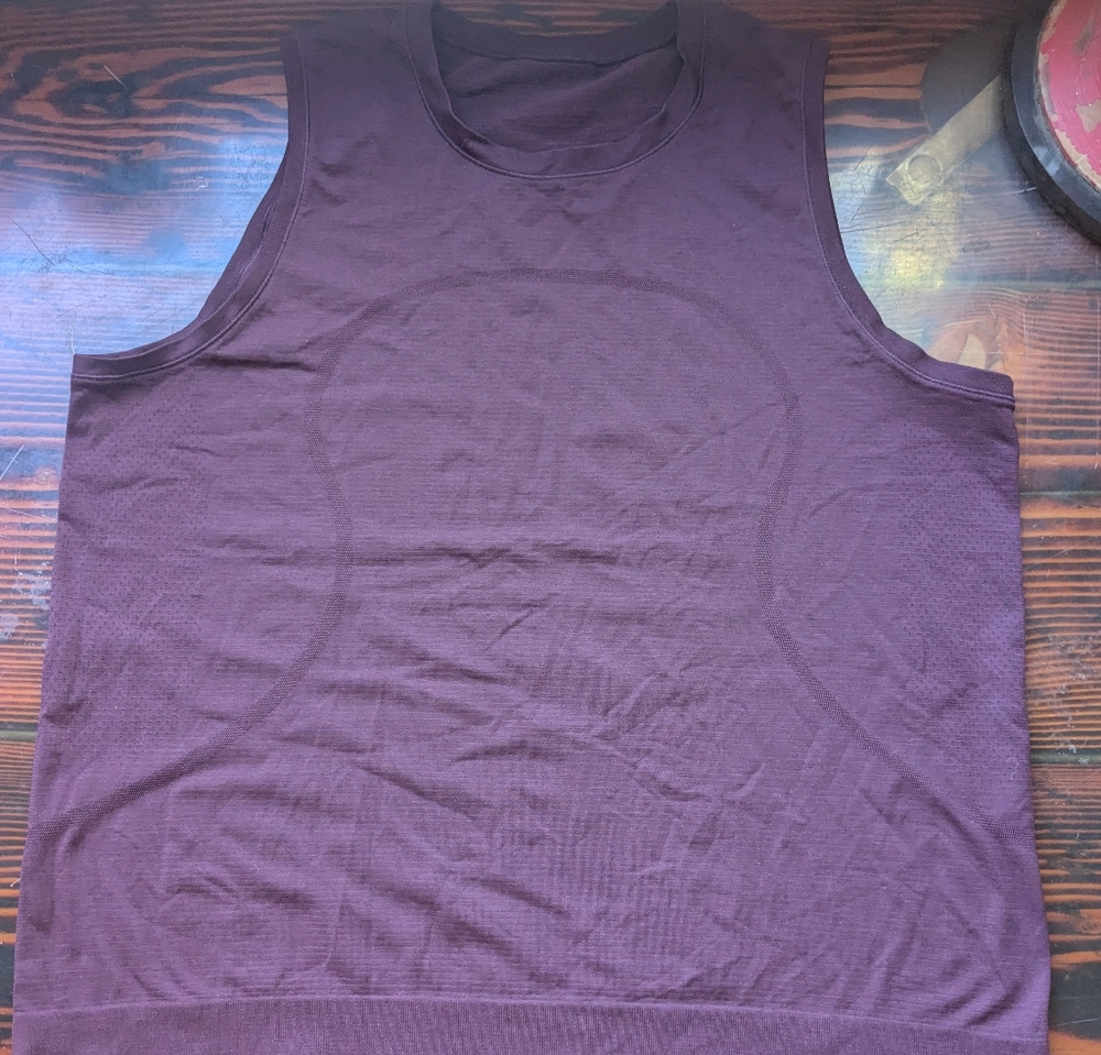 Lululemon Swiftly Breathe Muscle Tank – Women’s – Dark Plum/Burgundy